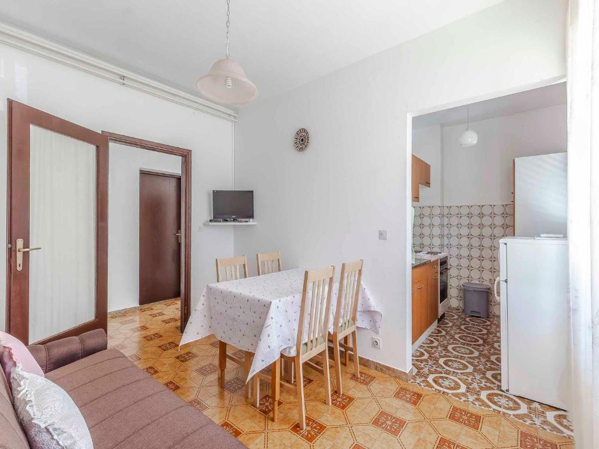Mira Apartment Porec Bagian luar foto