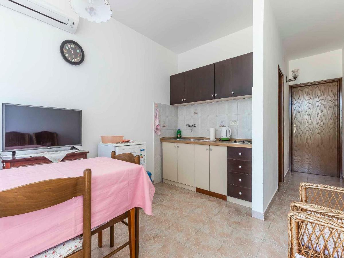 Mira Apartment Porec Bagian luar foto