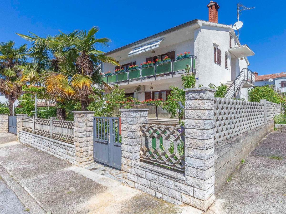 Mira Apartment Porec Bagian luar foto