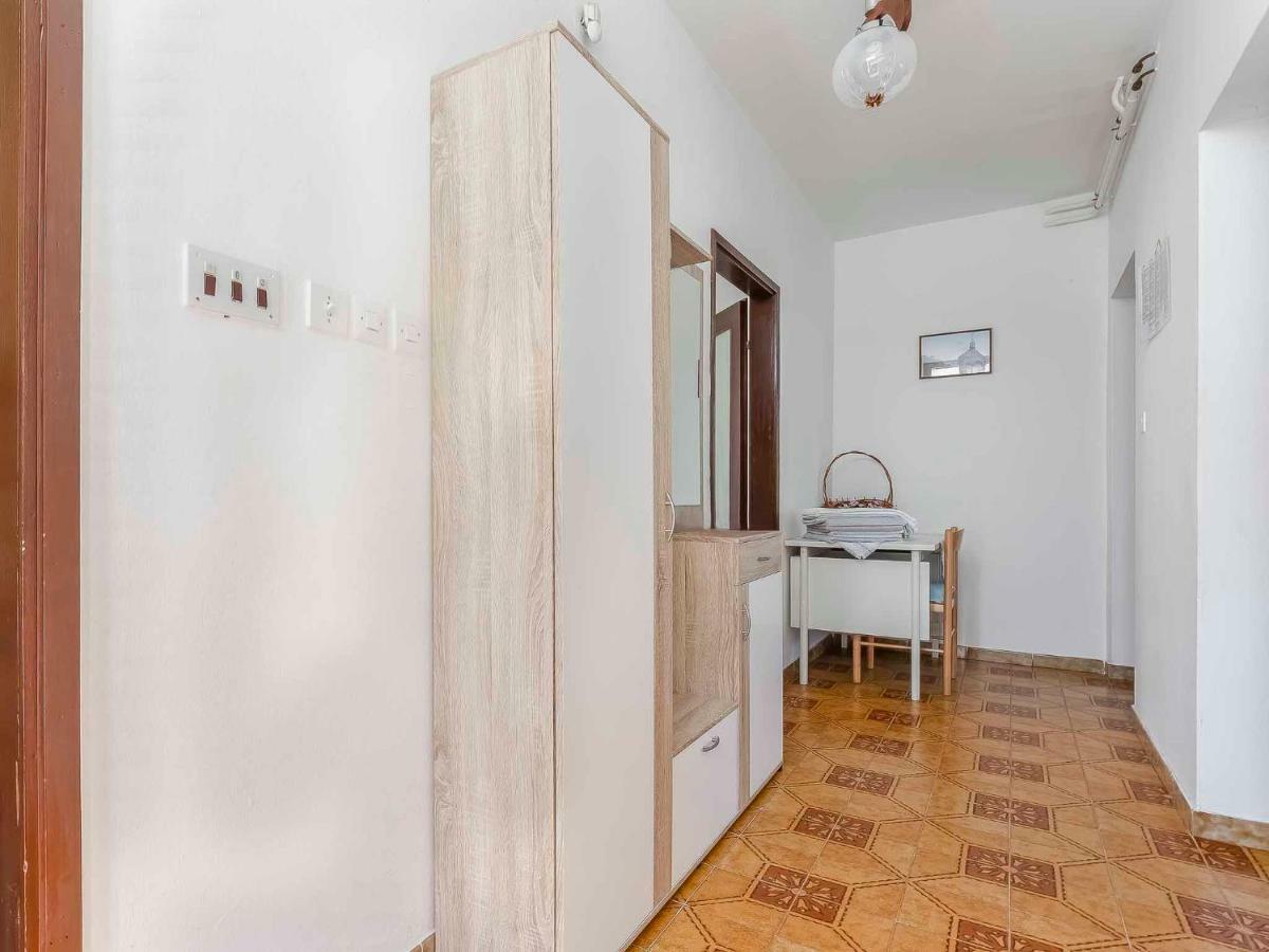 Mira Apartment Porec Bagian luar foto